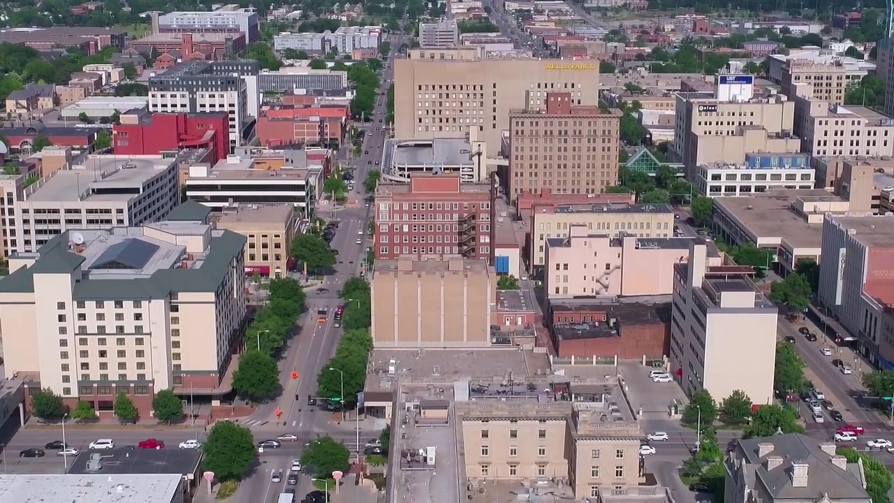 Utsikt över byggnader i en stad i USA en klar dag