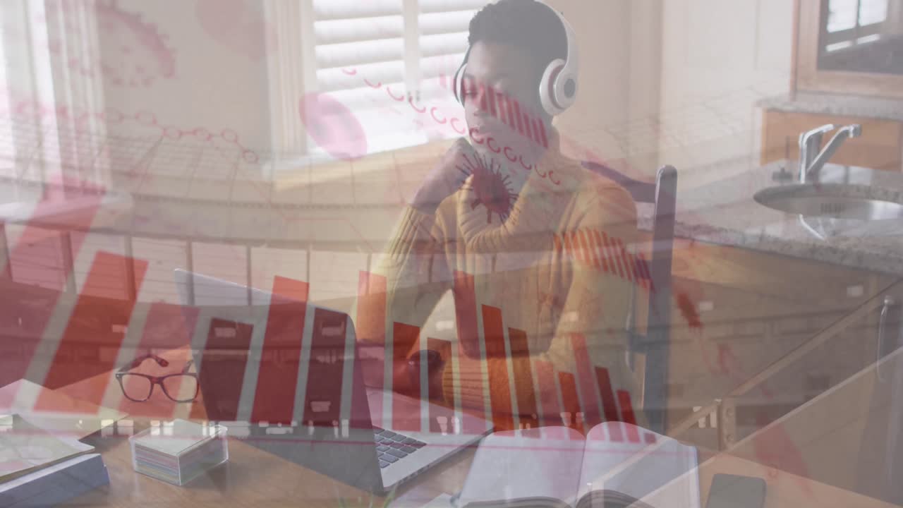 노트북을 사용하는 아프리카계 미국인 여성에 대한 데이터 처리 애니메이션