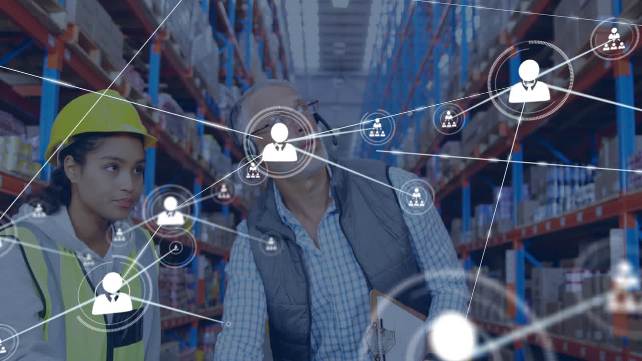 Animazione di una rete di connessioni con icone sovrapposte a diversi lavoratori in magazzino.