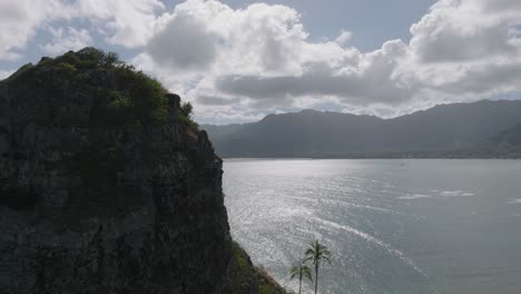 Chinamans-hat-Oahu-flyby-revealing-the-island