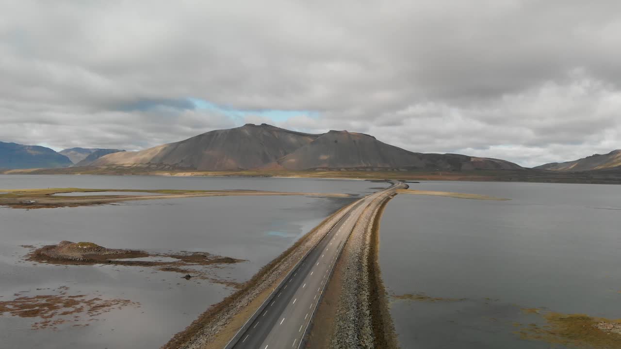 여름철 콜그라파 피요르드 다리, 조감도