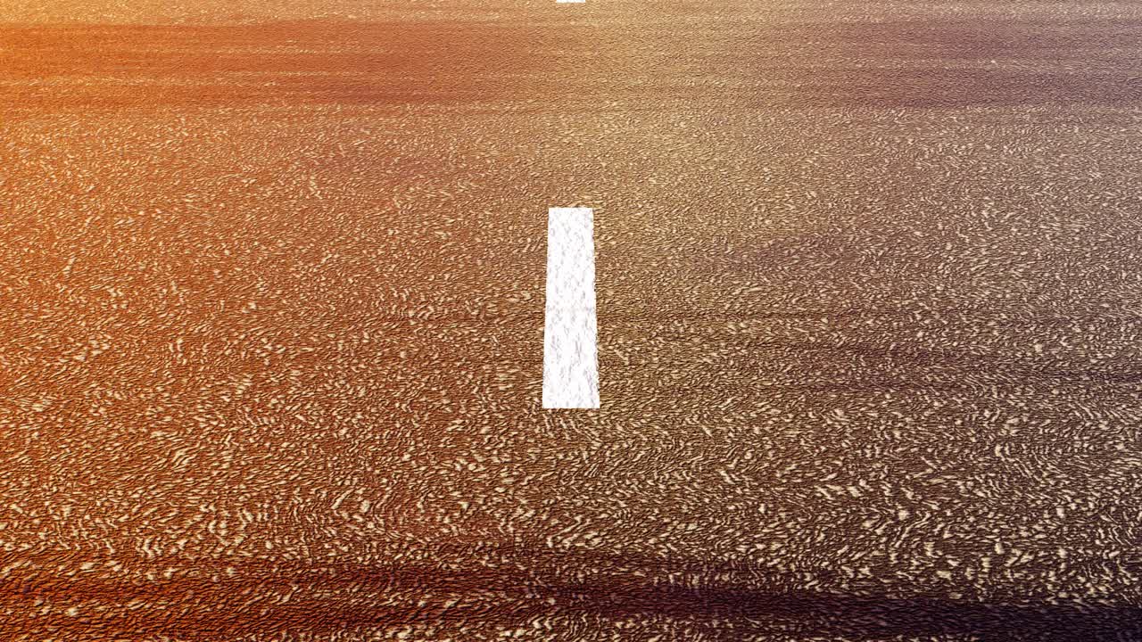 해가 지면 도로를 따라 운전합니다. 원활한 루핑