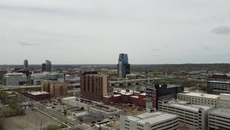 Grand-Rapids-Michigan-Centro-De-Imágenes-De-Aviones-No-Tripulados-Edificios-Paisaje-Urbano