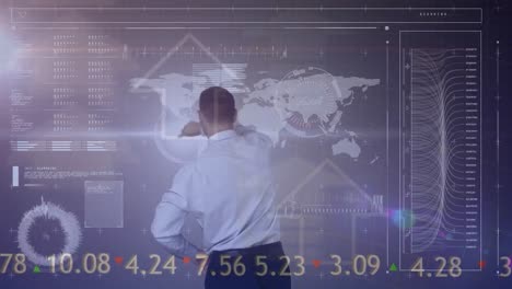 animación del procesamiento de datos y estadísticas sobre el hombre de negocios y el mapa del mundo