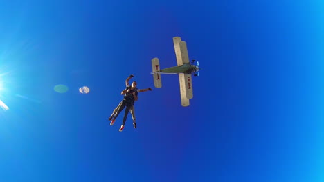 skydiving tandem jump with airplane