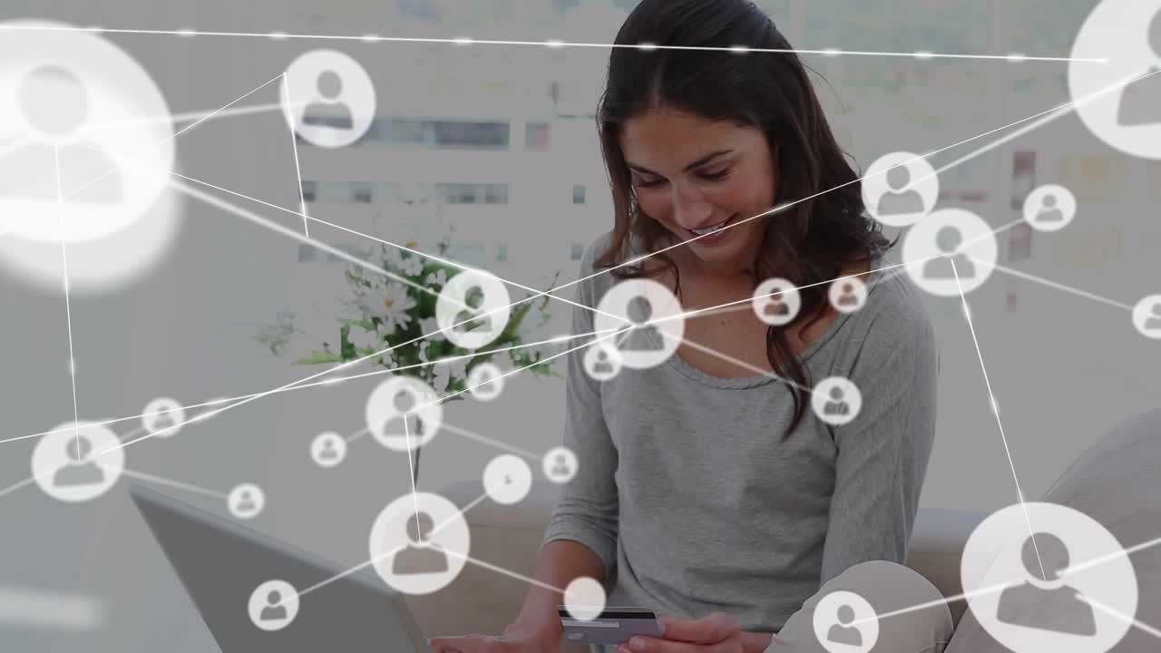 animación de la red de conexiones con iconos y mujeres caucásicas que compran en línea
