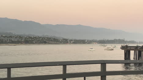 Blick-Von-Der-Stearns-Wharf-In-Santa-Barbara,-Kalifornien