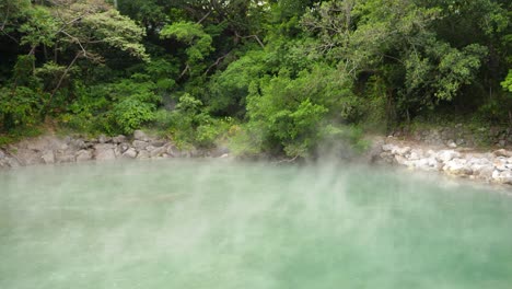 nascente termal do vale termal em beitou, taiwan taipei