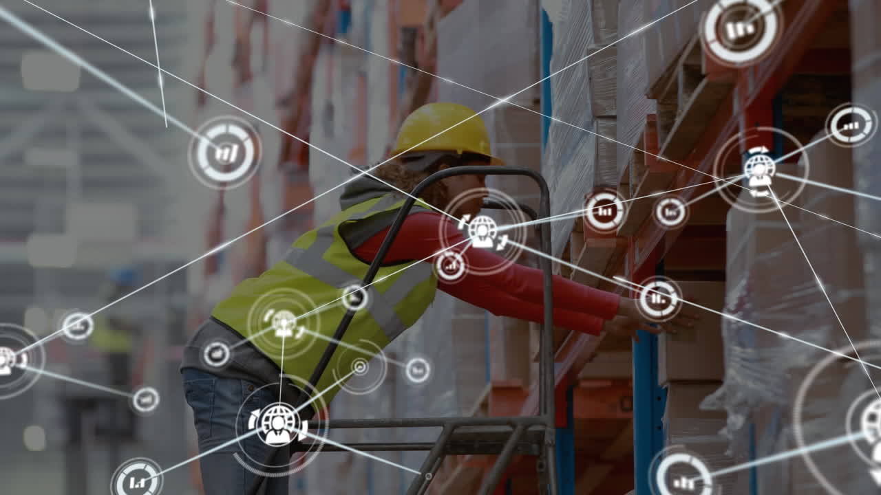 animación de la red de conexiones con iconos sobre el hombre que trabaja en el almacén