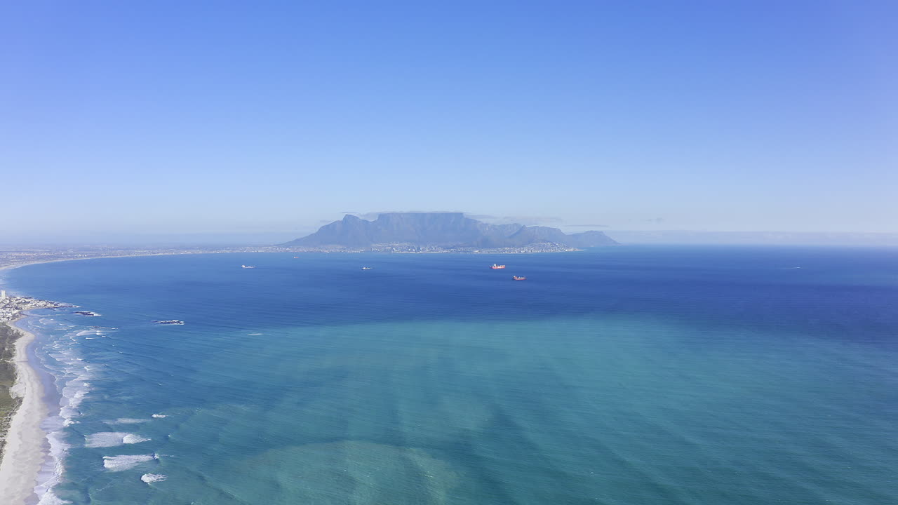 낙원의 밝은 파란색 광대