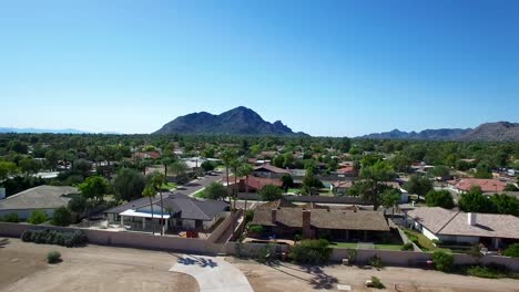 drone flight tilt up toward camelback mountain