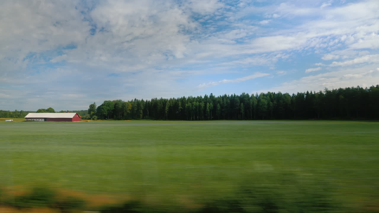 การเดินทางในนอร์เวย์ - มุมมองจากหน้าต่างข้างของรถ ภูมิทัศน์ชนบทที่สวยงาม