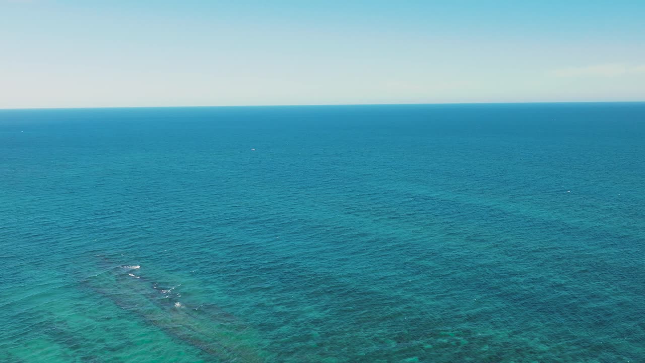Ripresa aerea dell'oceano in Messico, Baja California