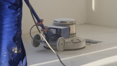 floor grinding with machine