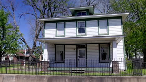 president clinton birthplace home in hope, arkansas with gimbal video walking forward