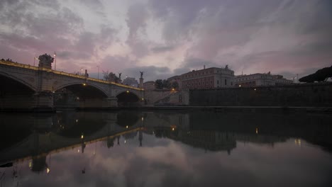 puesta de sol sobre el puente