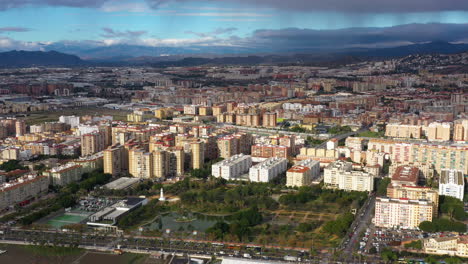 Parque-Huelin-Málaga-España-Vista-Aérea-Día-Soleado-Edificios-Residenciales-Apartamentos