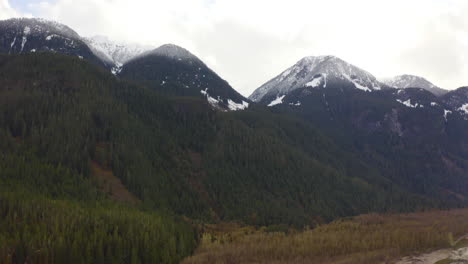 Scenic-aerial-view-of-the-vast-mountain-wilderness-of-the-Pacific-Northwest