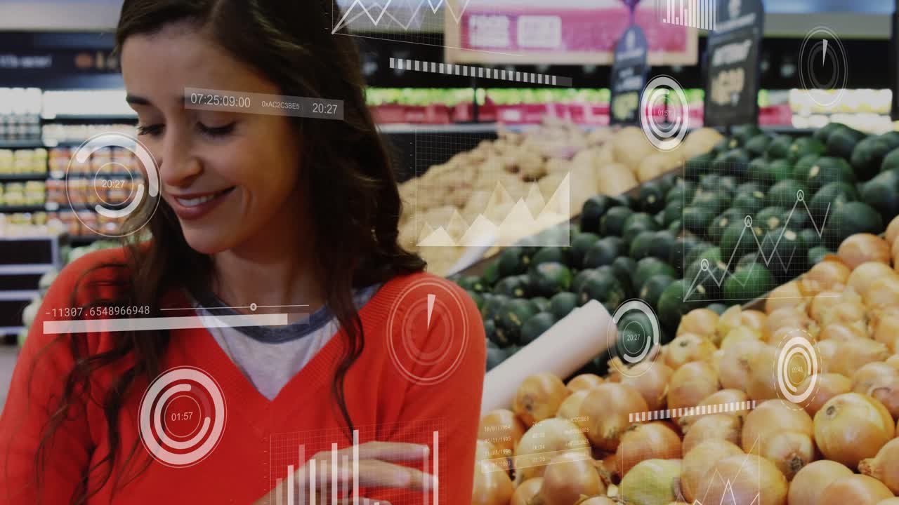 Comprador alcançando uma pilha de cebolas no mercado, escolhendo e verificando as cebolas para comprar, com HUD sobre os produtos.
