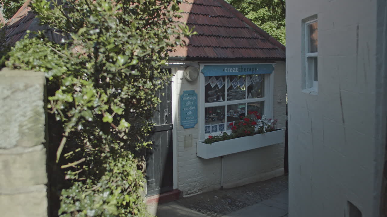 деревня робин гудс бэй, северный йоркшир, побережье северных йоркских морей наследие клип10