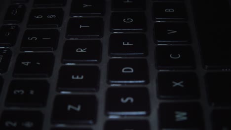 teclado negro de la computadora portátil