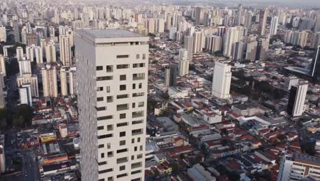 Platina-220-Building