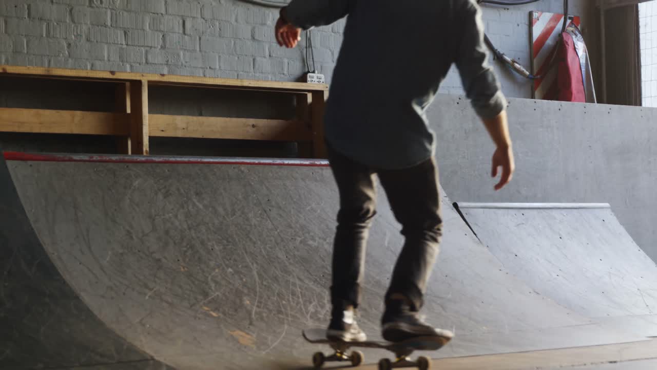 hombre practicando patinaje 4k
