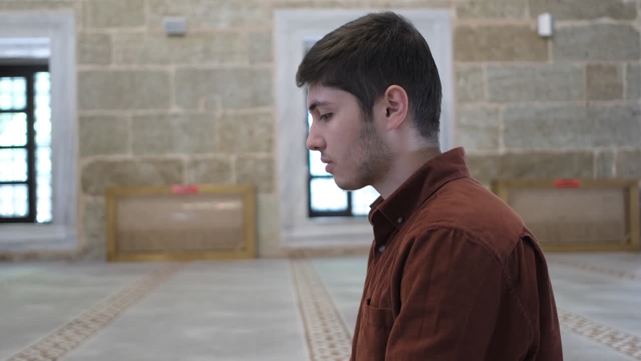 이슬람교도 들 이 모스크 에서 인사 하는 것