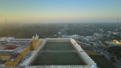 iglesia de izamal en el sur de mexico