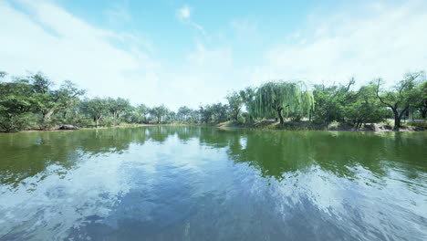 Beautiful-lake-garden-with-reflection
