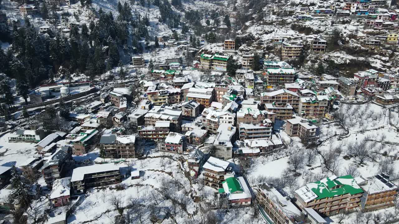 Manali, Himachal Pradesh w śniegu zimą