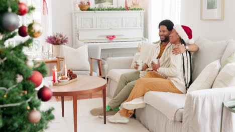 navidad, café y vacaciones con una pareja negra.