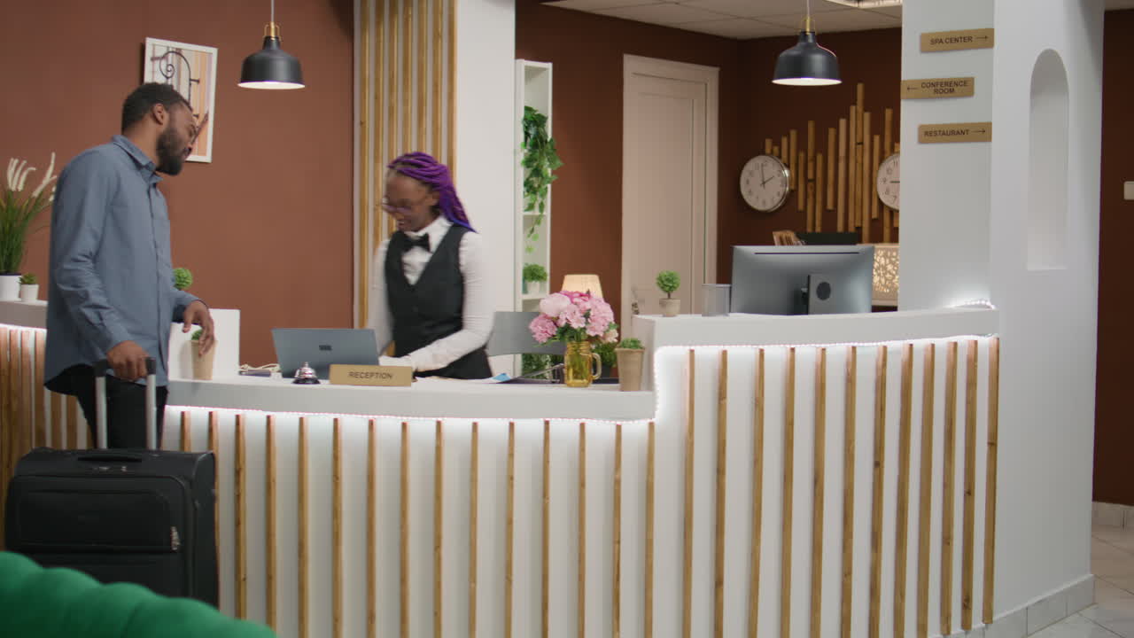 Tourist asks for help and room card