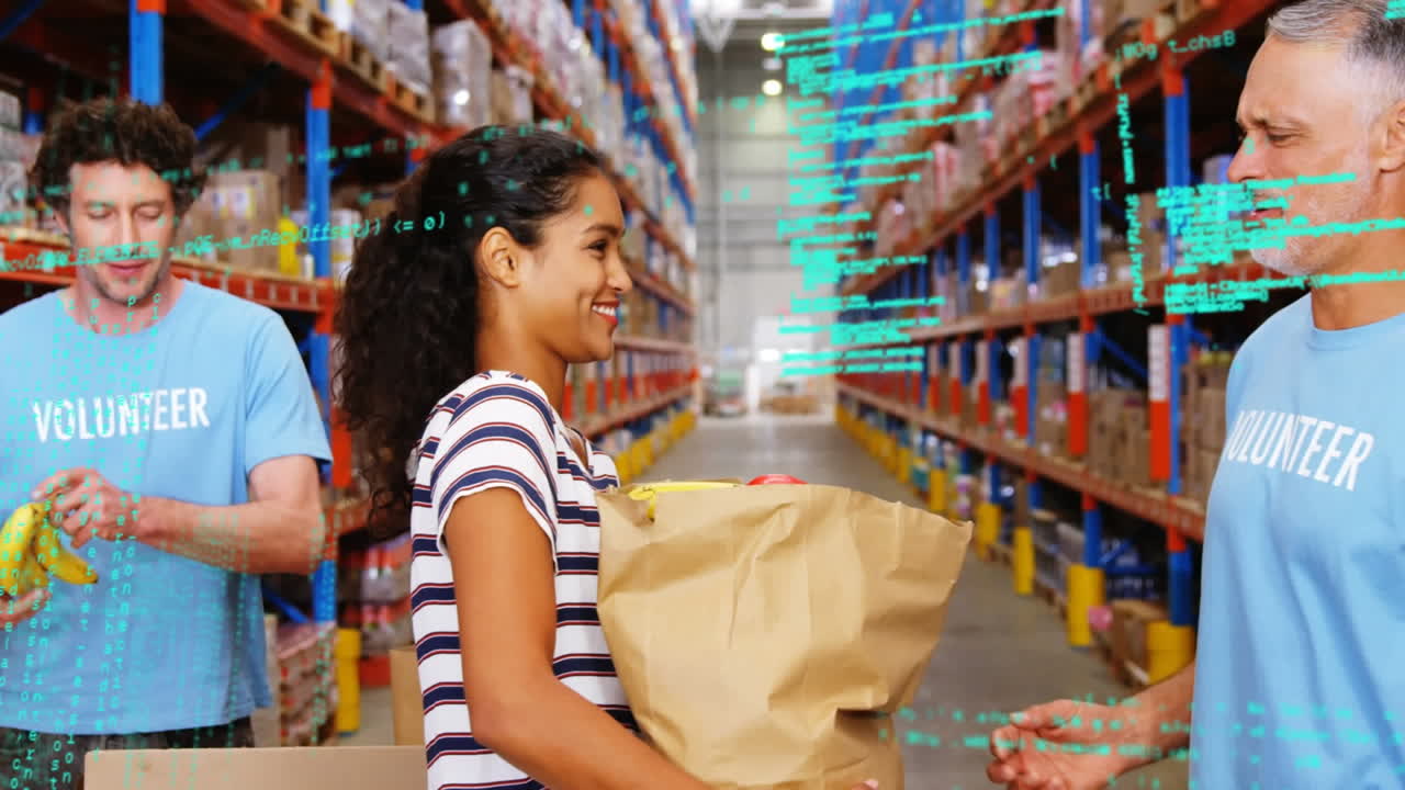 animación del procesamiento de datos sobre diversas personas que trabajan en el almacén