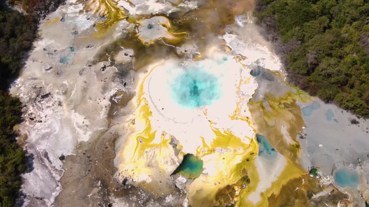 뉴질랜드 의 아름다운 다채로운 온천 지역