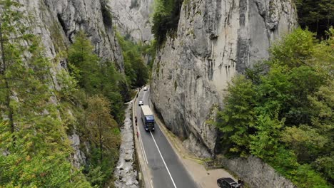 Impresionante-Maravilla-Natural-Garganta-De-Bicaz-En-Rumania