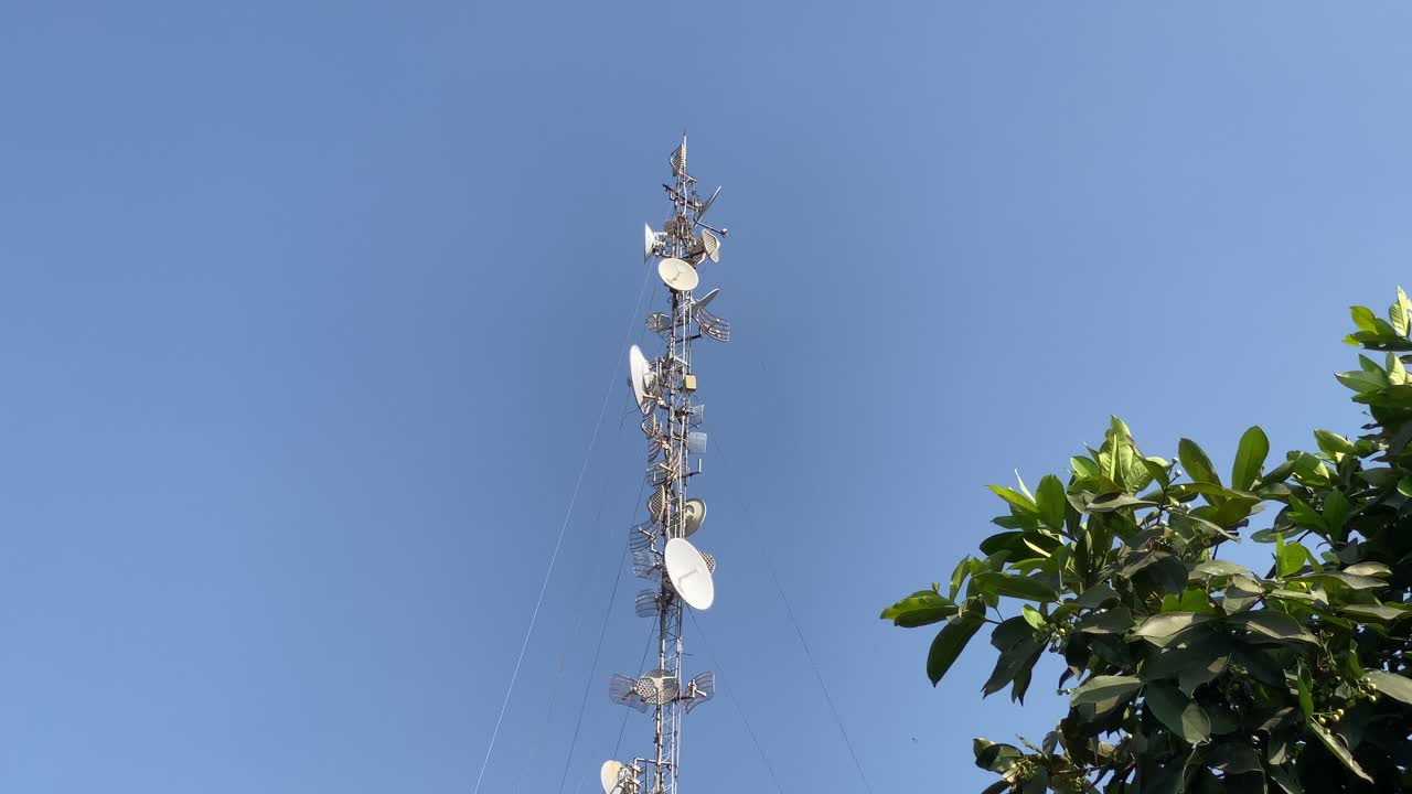 instalación de la torre de la célula