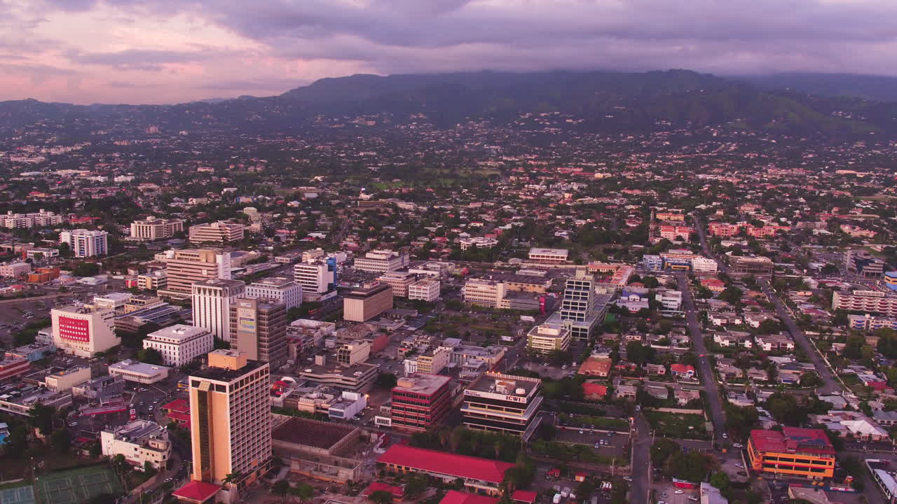 Una veduta aerea di Kingston, Giamaica
