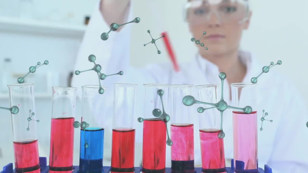 실험실에서 일하는 백인 여성 과학자 위에 떠있는 분자 구조의 애니메이션