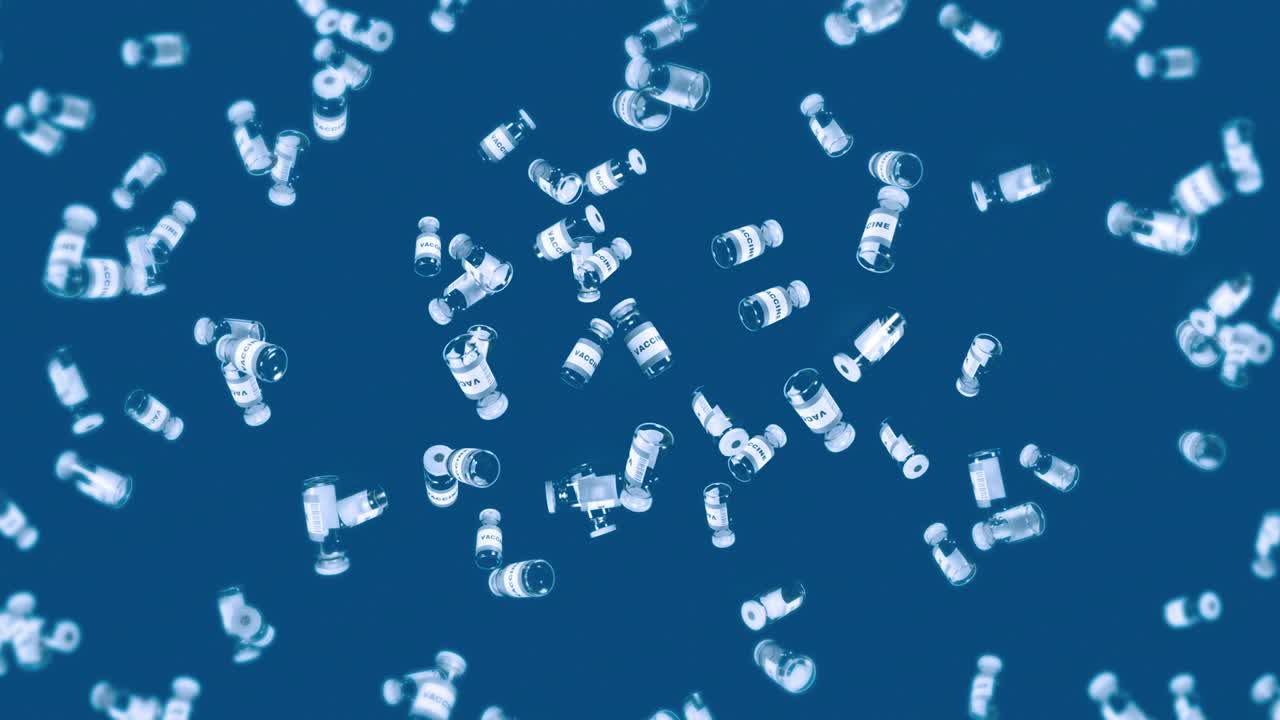 파란색 배경에 많은 백신 병을 날려. 의학 개념. 바이러스 치료. 투명한 액체. 백신의 3d 루프 애니메이션.