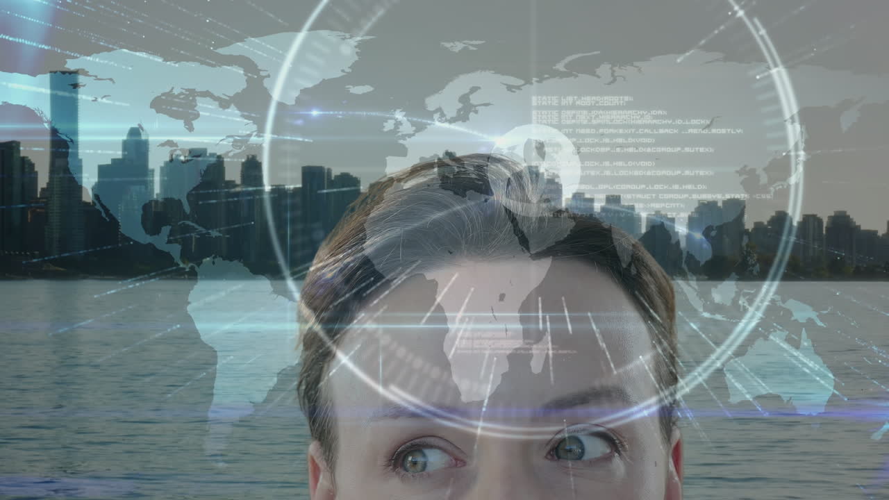 animación de una mujer de negocios caucásica, mapa del mundo y red de conexiones sobre el paisaje urbano