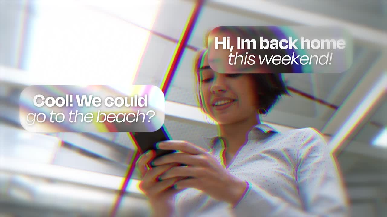 Giovani che messaggiano e comunicano tramite smartphone