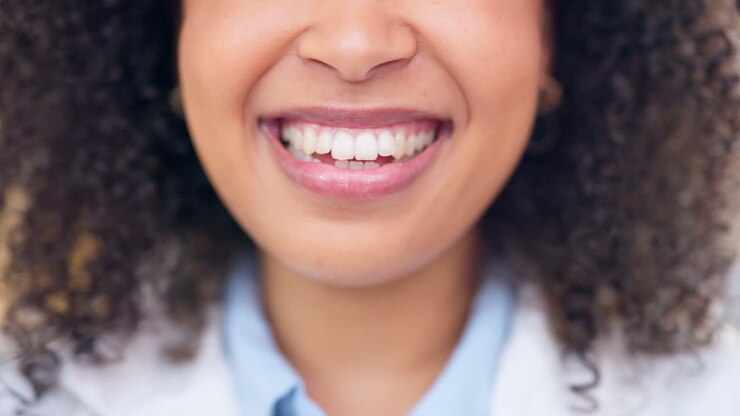 Farmacista felice e sorridente