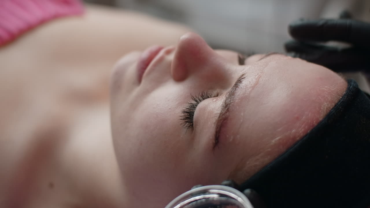 Trattamento del viso in una spa