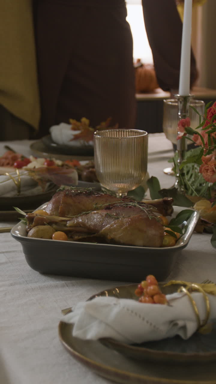 Thanksgiving Dinner Table Setting