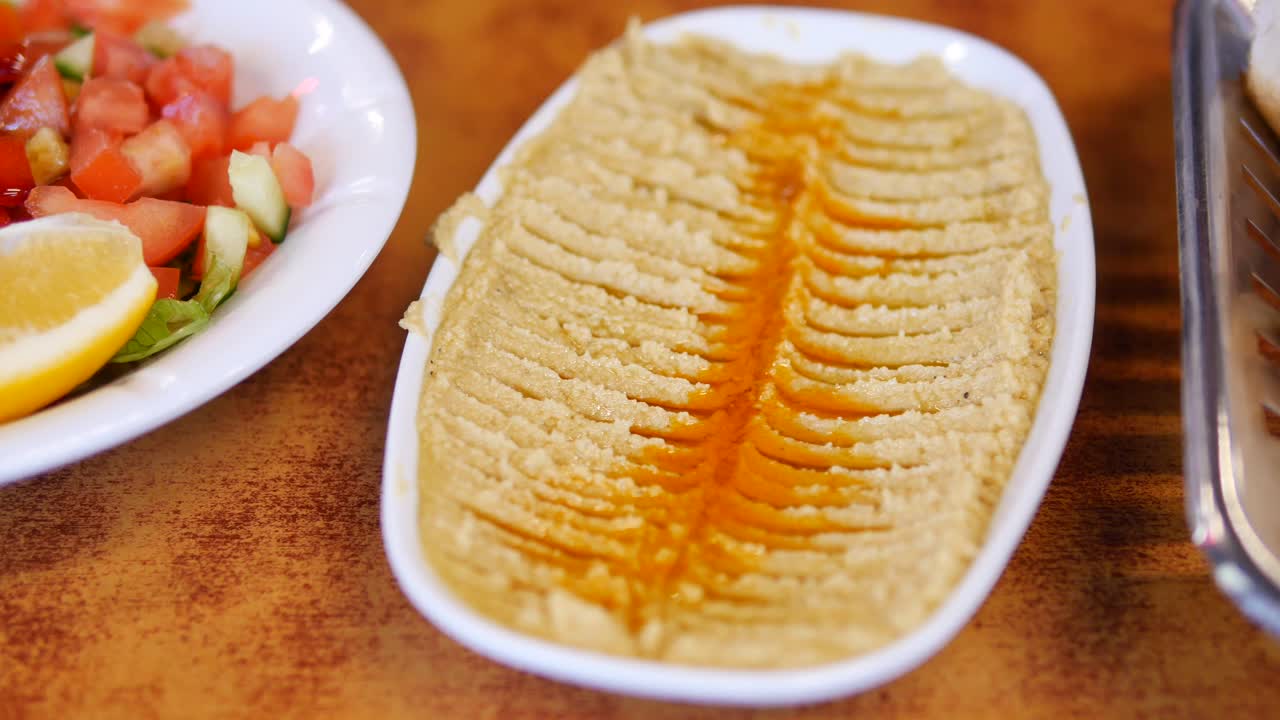 Piatto di Mezze con Hummus