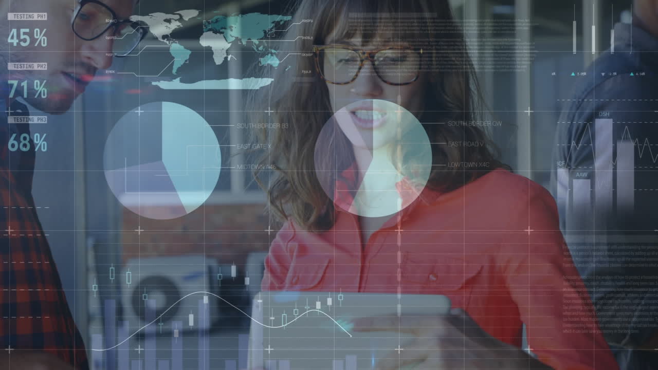 animación del procesamiento de datos estadísticos sobre hombres y mujeres diversos discutiendo sobre tableta en la oficina