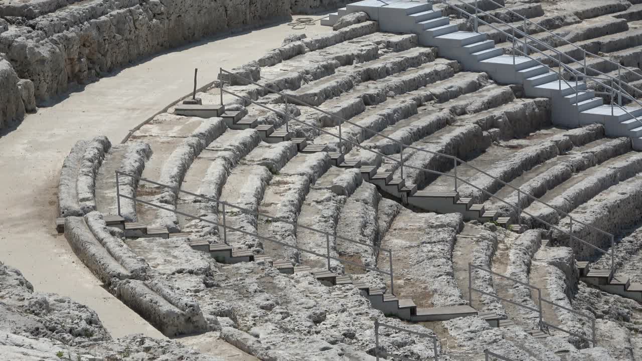 시라큐스의 그리스 극장 (시라쿠사), 고대 기념물의 유적, 시칠리아, 이탈리아.