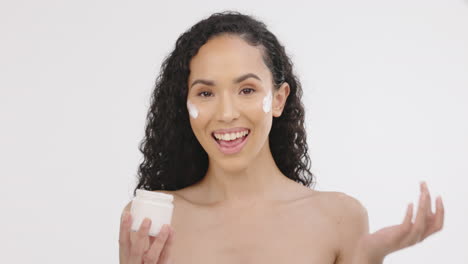 mujer negra, rostro y belleza con crema para la piel