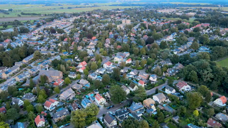 Antenne-Der-Schönen-Ländlichen-Stadt